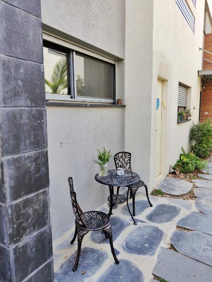 Apartamento נקודות ריפוי Tirat Carmel Exterior foto