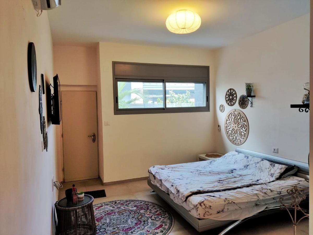 Apartamento נקודות ריפוי Tirat Carmel Exterior foto
