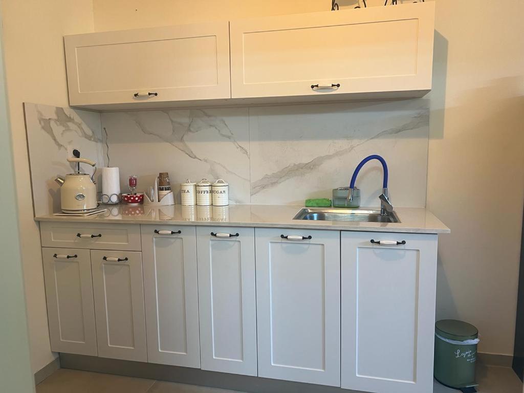 Apartamento נקודות ריפוי Tirat Carmel Exterior foto